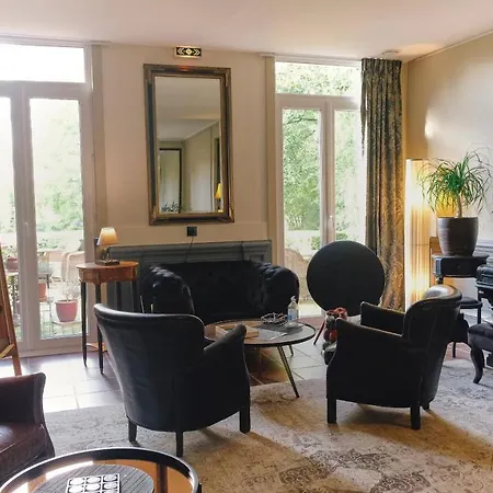 Bed & Breakfast Au Petit Manoir 4*