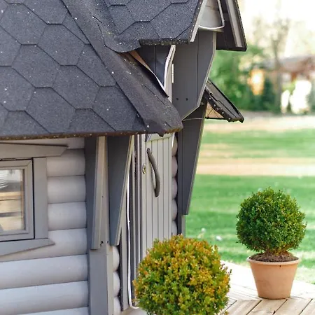 Au Petit Manoir Bed and breakfast