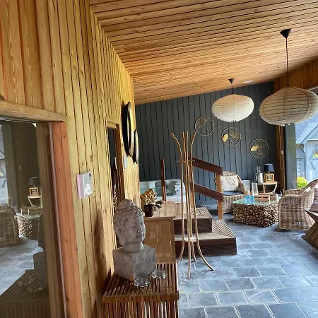 Bed and breakfast Au Petit Manoir 4*