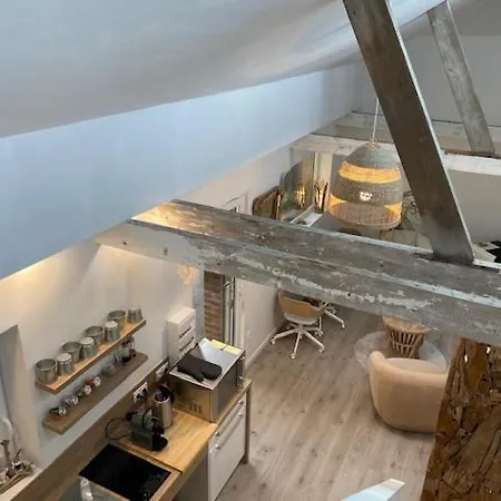 Bed & Breakfast Au Petit Manoir