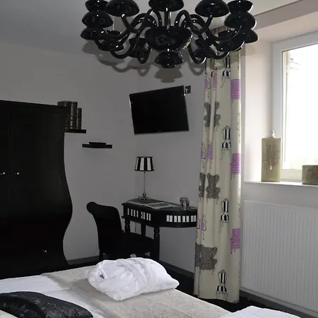 Au Petit Manoir 4* Socx