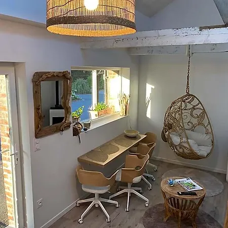 Bed & Breakfast Au Petit Manoir Socx