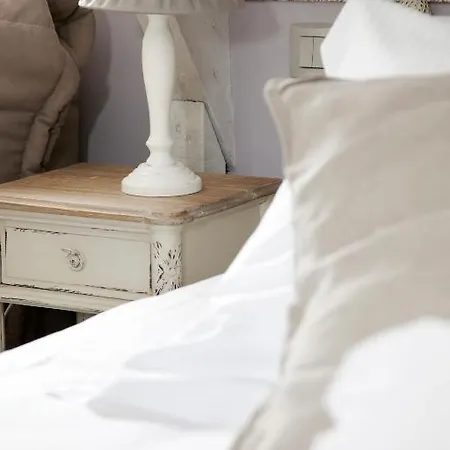 Au Petit Manoir 4* Socx