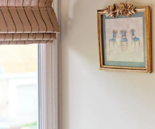 Au Petit Manoir 4* Socx